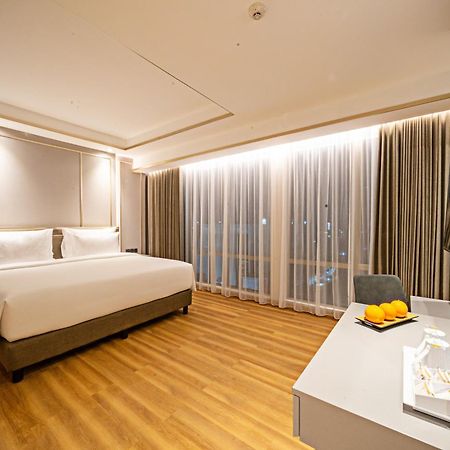 Platinum Hotel Tunjungan Surabaya Dış mekan fotoğraf