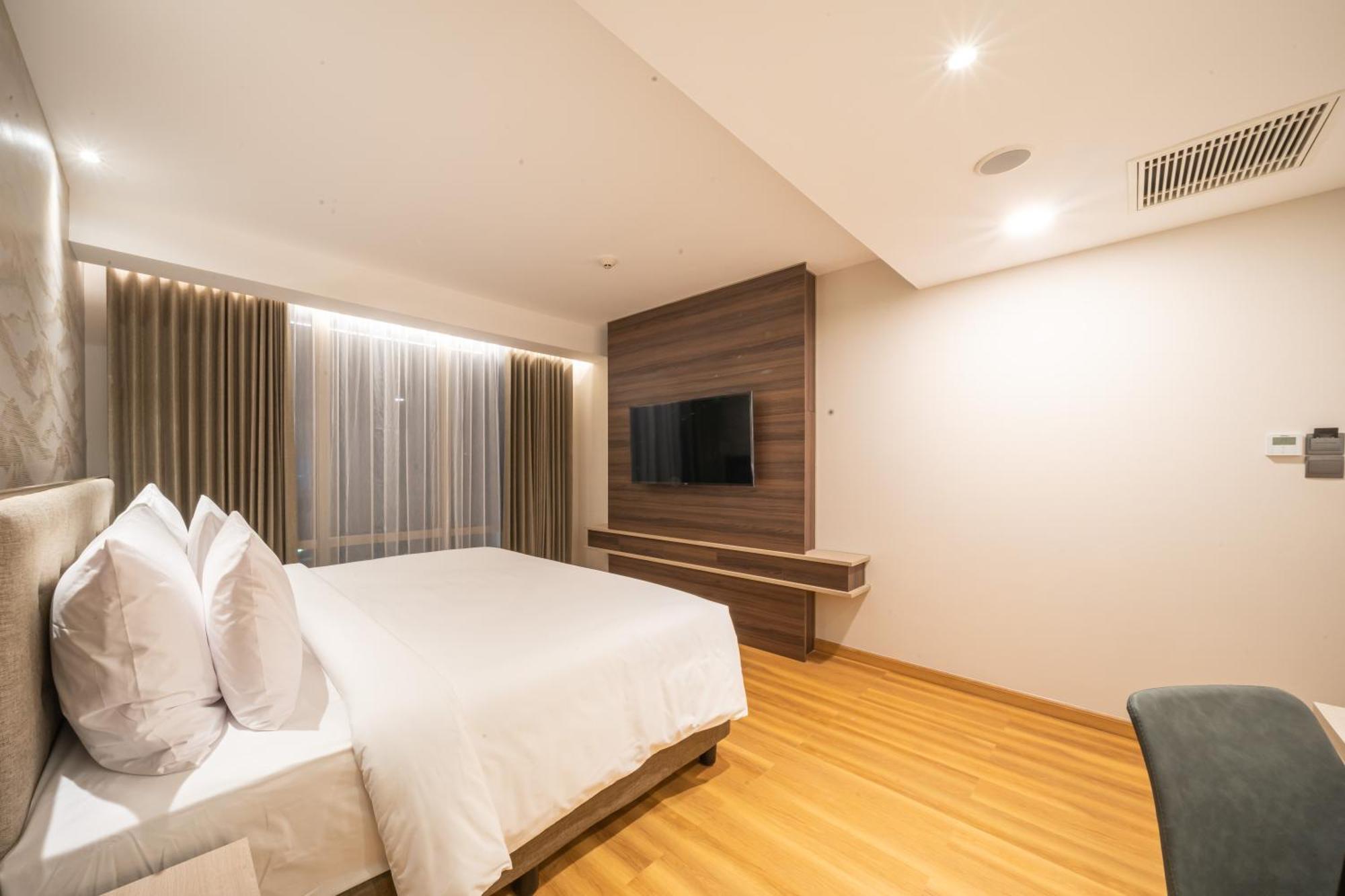 Platinum Hotel Tunjungan Surabaya Dış mekan fotoğraf