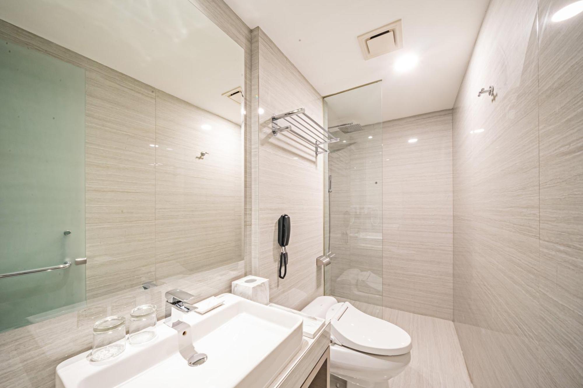 Platinum Hotel Tunjungan Surabaya Dış mekan fotoğraf
