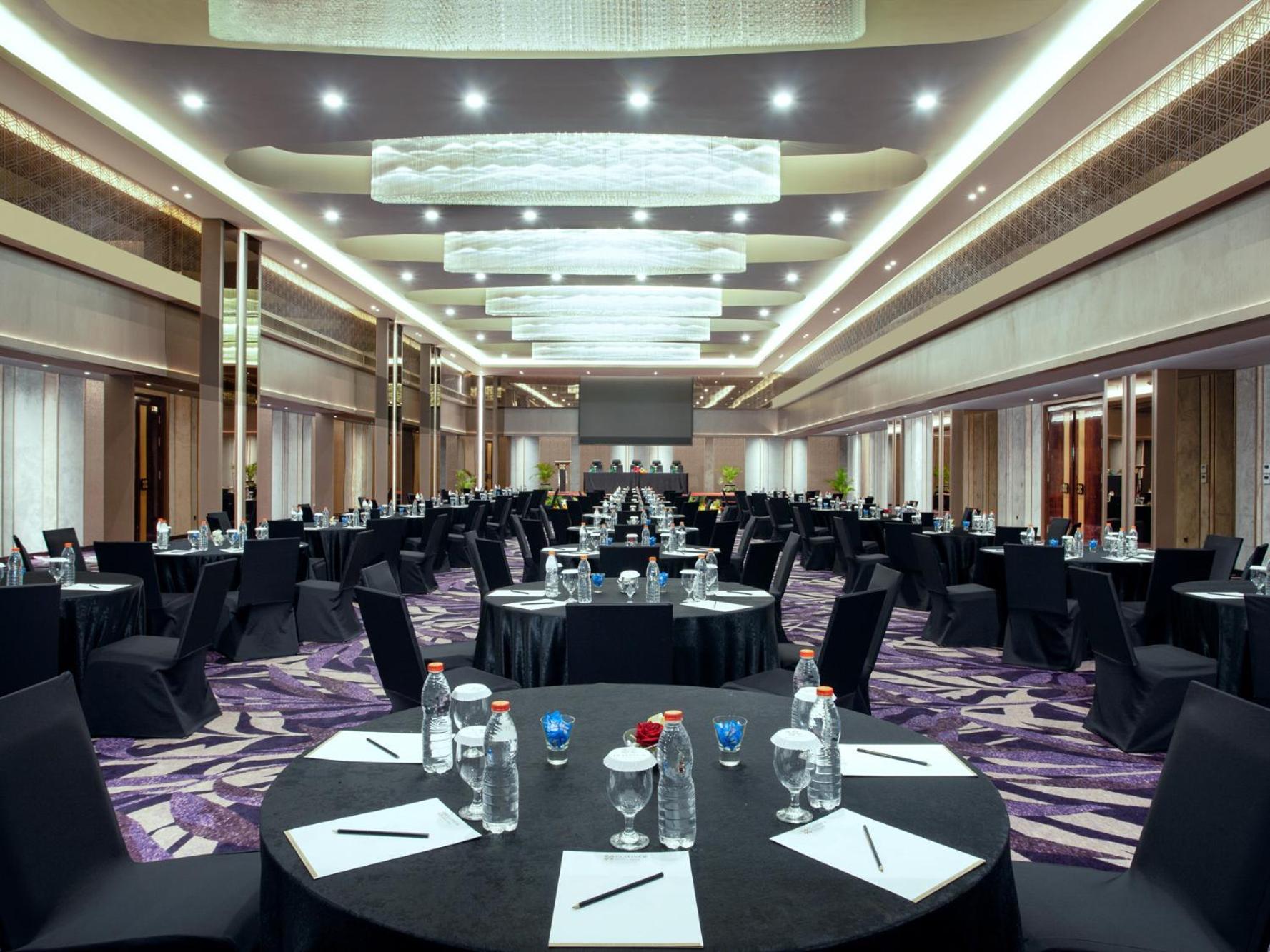 Platinum Hotel Tunjungan Surabaya Dış mekan fotoğraf